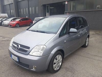 Usata Opel Meriva 101 CV (74 kW) 2003 Argento Monovolume