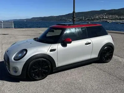 Usata Mini Cooper D Business 116 CV (85 kW) 2016 Utilitaria
