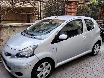 Usata Toyota Aygo Sol 68 CV (50 kW) 2011 Grigio Utilitaria