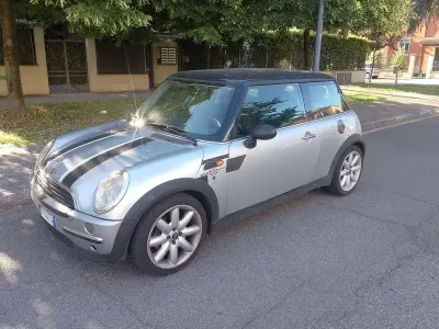 Usata Mini ONE 90 CV (66 kW) 2003 Utilitaria