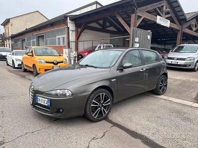 Usata Alfa Romeo 147 105 CV (77 kW) 2008 Grigio Utilitaria