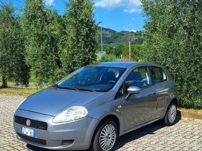 Usata Fiat Grande Punto Dynamic 75 CV (55 kW) 2008 Argento Utilitaria