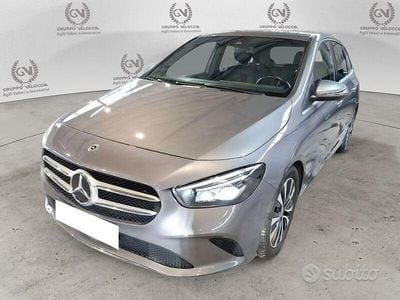 Usata Mercedes B180 Business 116 CV (85 kW) 2021 Gray Monovolume