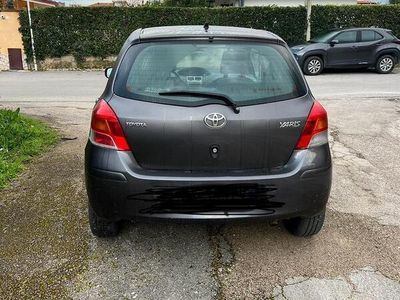 usata Toyota Yaris 5p 1.4 d-4d Sol