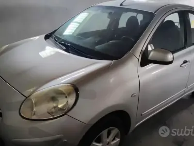 Usata Nissan Micra 98 CV (72 kW) 2011 Grigio Utilitaria