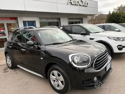 Usata Mini One Countryman 116 CV (85 kW) 2017 Nero SUV