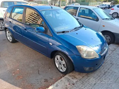 Usata Ford Fiesta 68 CV (50 kW) 2008 Bluazzurro Utilitaria