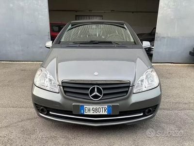 Begagnad Mercedes A160 95 HK (69 kW) 2011 Grå Sedan