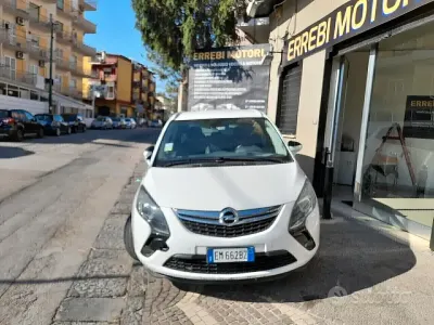 Usata Opel Zafira Tourer Cosmo 150 CV (110 kW) 2012 Bianco Monovolume