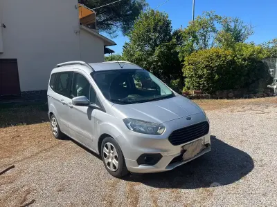 Usata Ford Courier 2019 Grigio Monovolume