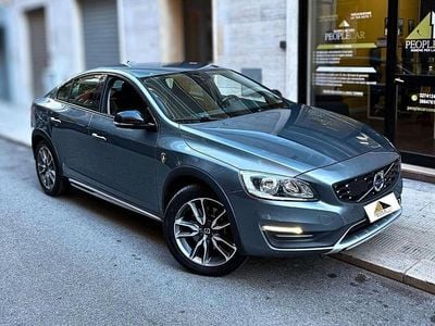 Usata Volvo S60 CC Pro 150 CV (110 kW) 2018 Grigio Berlina