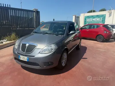 Usata Lancia Ypsilon 75 CV (55 kW) 2007 Bluazzurro Utilitaria