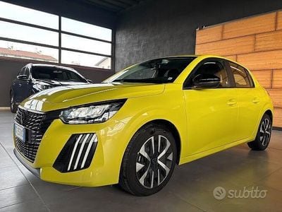 Usata Peugeot 208 Active 75 CV (55 kW) 2024 Verde Utilitaria