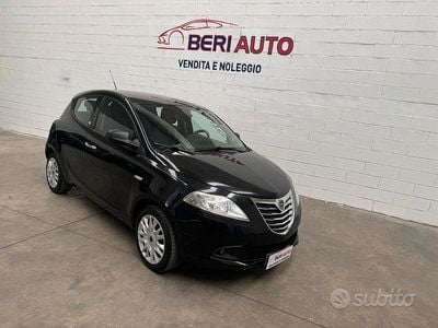 Usata Lancia Ypsilon 69 CV (50 kW) 2014 Nero Utilitaria