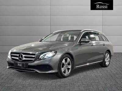Usata Mercedes E220 Business 194 CV (142 kW) 2017 Grigio medio metallizzato Station wagon