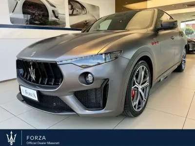 Usata Maserati Levante 581 CV (427 kW) 2023 Grigio maratea matte SUV