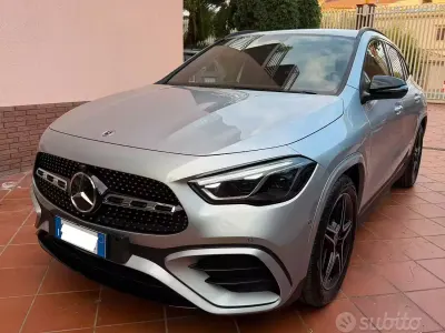 Usata Mercedes GLA200 Premium 163 CV (119 kW) 2024 Grigio SUV