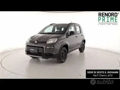 Usata Fiat Panda 4x4 Wild 85 CV (62 kW) 2022 Grigio scuro Utilitaria