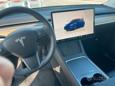 Usata Tesla Model Y RWD 219 kW (299 CV) 2022 Blu SUV