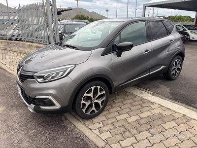 Usata Renault Captur 110 CV (80 kW) 2018 Grigio SUV