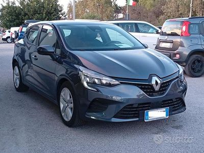 Brugt Renault Clio V Intens 101 HK (74 kW) 2022 Grå Sedan