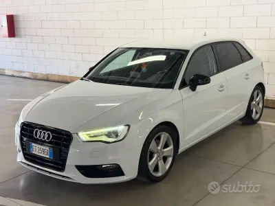 Usado Audi A3 Ambiente 150 CV (110 kW) 2013 Blanco Berlina
