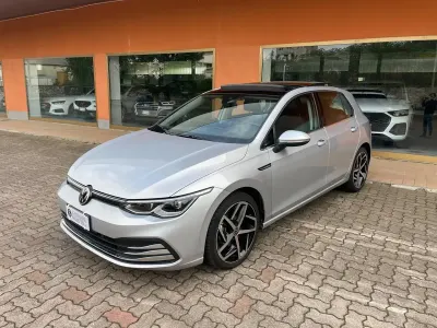 Usata VW Golf VIII Style 131 CV (96 kW) 2020 Argento Berlina