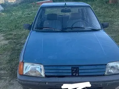 Usata Peugeot 205 49 CV (36 kW) 1984 Blu Utilitaria