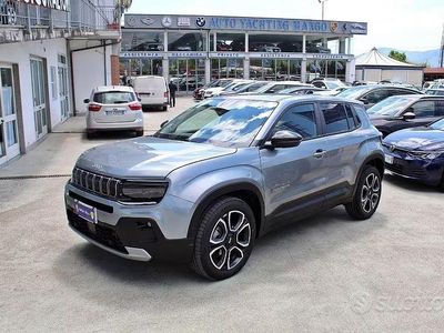 Begagnad Jeep Avenger Summit 102 HK (75 kW) 2025 Grå SUV
