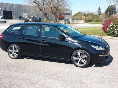 Begagnad Peugeot 308 SW Allure 120 HK (88 kW) 2017 Svart Kombi