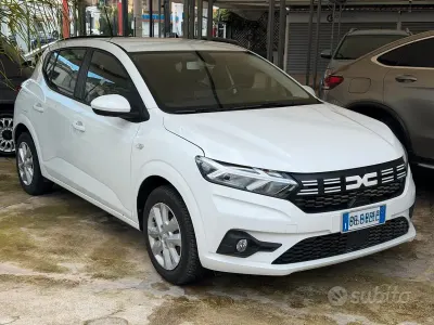 Usata Dacia Sandero Comfort 101 CV (74 kW) 2021 Bianco Berlina