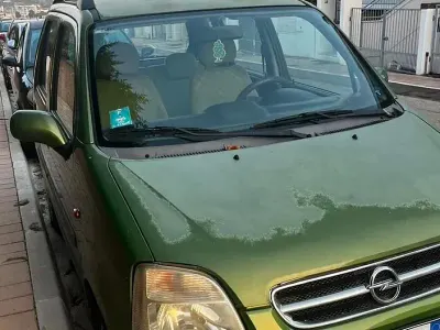 Usata Opel Agila 58 CV (42 kW) 2003 Verde Monovolume