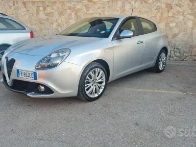 Usata Alfa Romeo Giulietta Business 120 CV (88 kW) 2017 Grigio Utilitaria