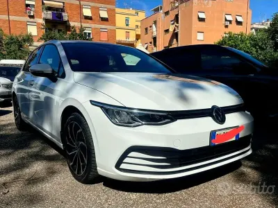 Usata VW Golf VII Style 150 CV (110 kW) 2021 Bianco Utilitaria