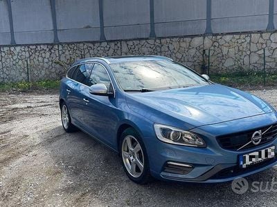 Usata Volvo V60 R-Design 115 CV (84 kW) 2014 Blu Station wagon