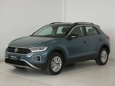 Usata VW T-Roc Life 110 CV (80 kW) 2023 Blu/azzurro SUV