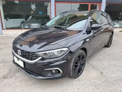 Usata Fiat Tipo Lounge 120 CV (88 kW) 2017 Nero Station wagon