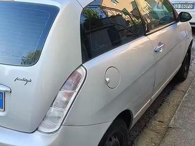 Usata Lancia Ypsilon 90 CV (66 kW) 2008 Grigio Utilitaria