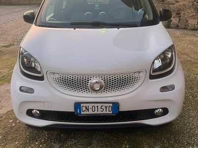 Begagnad Smart ForFour 90 HK (66 kW) 2016 Vit Halvkombi