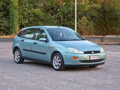 Brugt Ford Focus Ghia 101 HK (74 kW) 2002 Blå Sedan