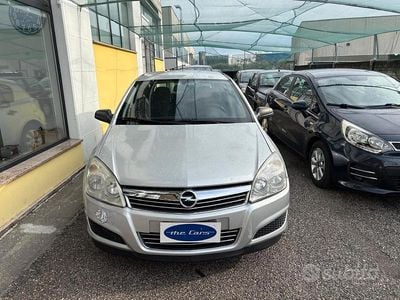 Usata Opel Astra Enjoy 101 CV (74 kW) 2008 Grigio Berlina
