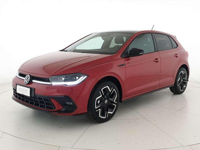 Nuova VW Polo R-line Plus 116 CV (85 kW) 2026 Kings red metallizzato nero Utilitaria