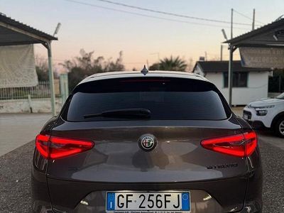 Usata Alfa Romeo Stelvio 190 CV (139 kW) 2021 Grigio SUV