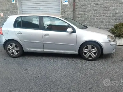 Usata VW Golf IV 105 CV (77 kW) 2005 Marrone Berlina