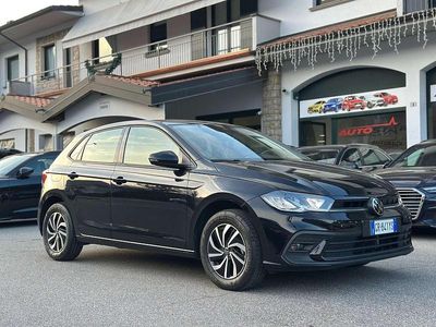 Usata VW Polo Life 80 CV (58 kW) 2023 Deep black perlato Berlina