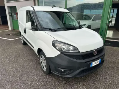 Usata Fiat Doblò 105 CV (77 kW) 2019 Bianco Monovolume