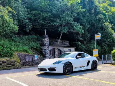 Usata Porsche 718 Cayman T 300 CV (220 kW) 2019 Bianco Coupé