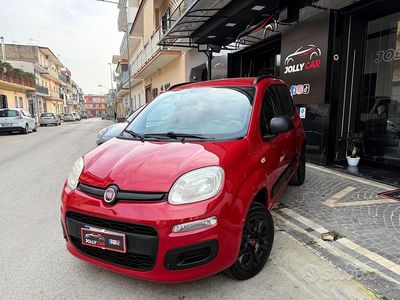 Usata Fiat Panda Lounge 70 CV (51 kW) 2013 Rosso Utilitaria