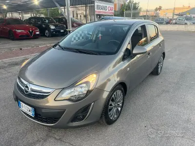 Usata Opel Corsa Edition 85 CV (62 kW) 2014 Grigio Utilitaria