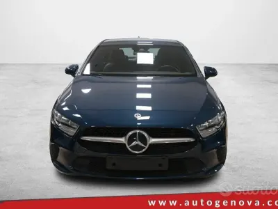 Gebraucht Mercedes A160 Business 95 PS (69 kW) 2020 Blau Limousine